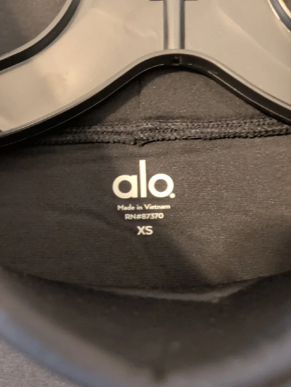 ALO Yoga cropped cowel